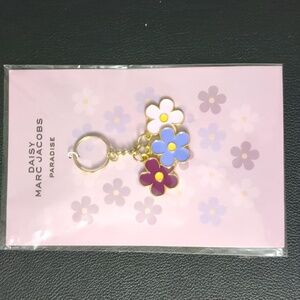 Marc Jacobs Daisy Floral Keychain - Gold, Purple, Pink